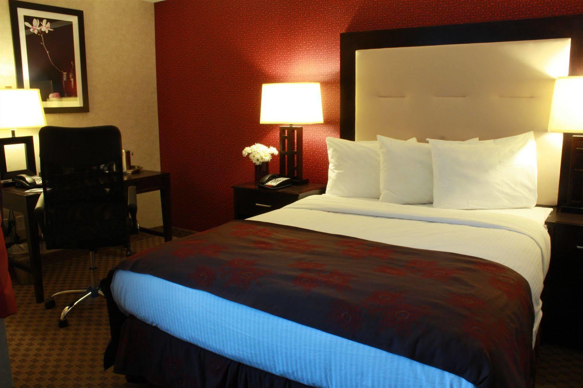 The Lloyd Stamford, Tapestry Collection By Hilton Hotell Eksteriør bilde